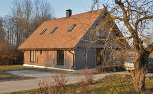 Koka karkasa dzīvojamā māja