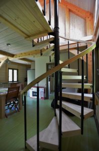 metāla-koka kāpnes