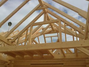 koka māja jumta konstrukcija