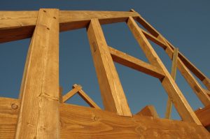 masīvkoka jumta konstrukcija