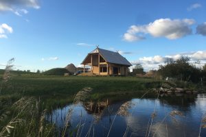 Guļbūve māja-pirts