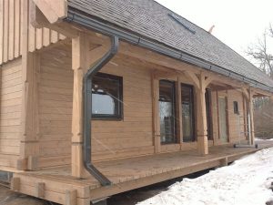 Masīvkoka karkasa māja