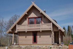 guļbūves māja log house