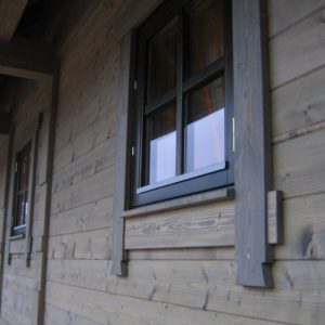 Stāvbūve logu aplodas